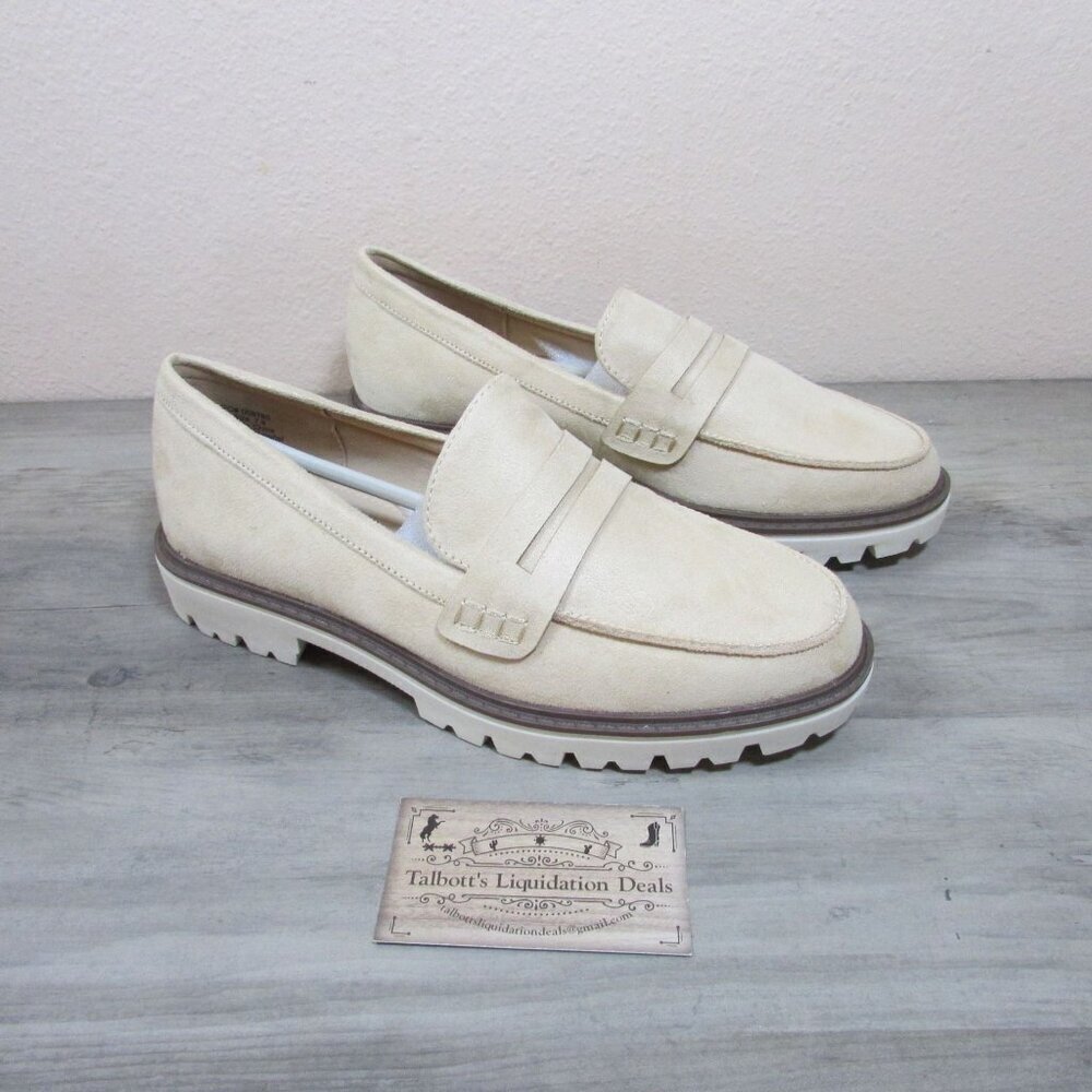 Journee Collection Women's 7.5 Kenly Slip on Loafers - Sand